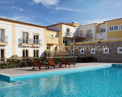 Villa with Pool for sale in Portugal Silver Coast