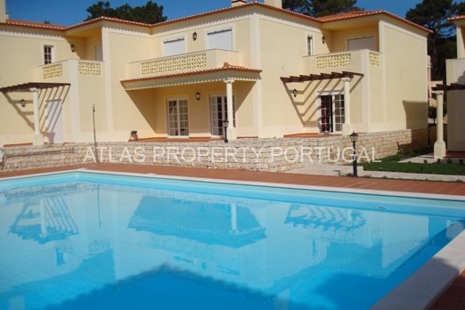 3 bedroom apartment  for sale in Portugal`s Silver Coast.